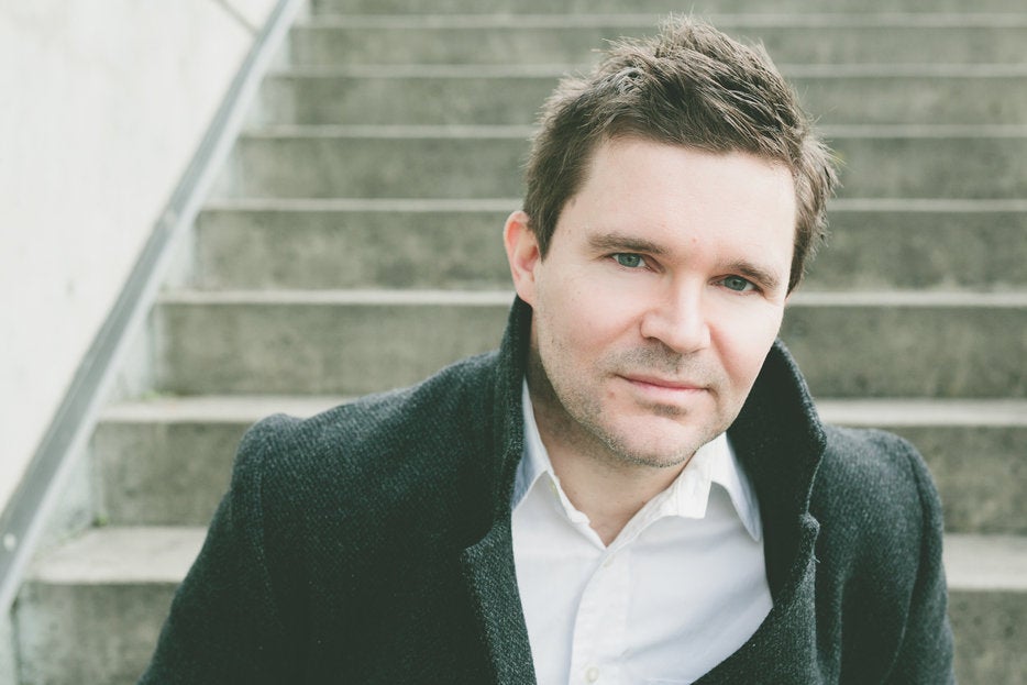 Stephen Price headshot